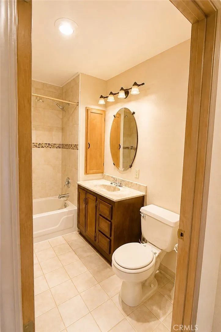 637 Birch Frazier Park, CA 93225