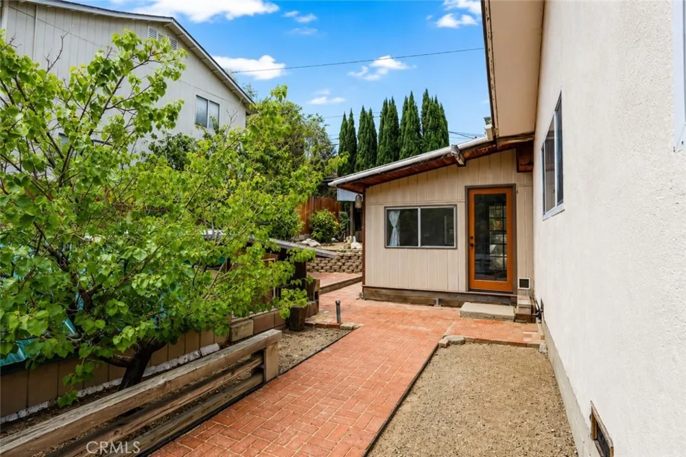 637 Birch Frazier Park, CA 93225