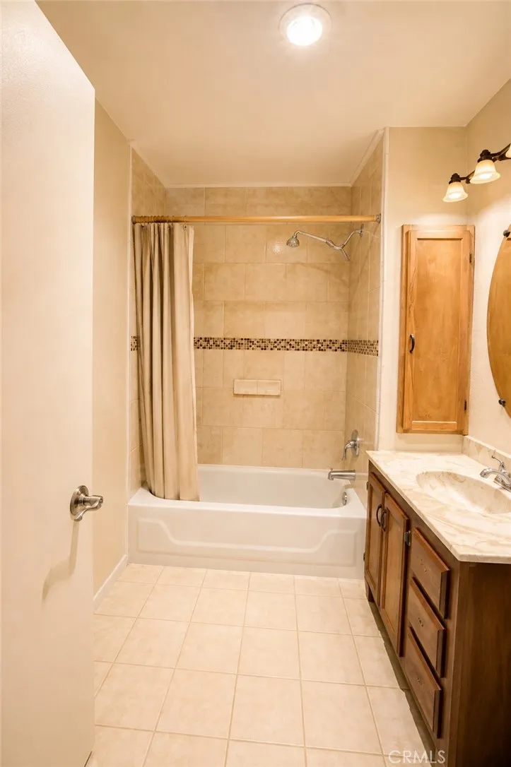 637 Birch Frazier Park, CA 93225