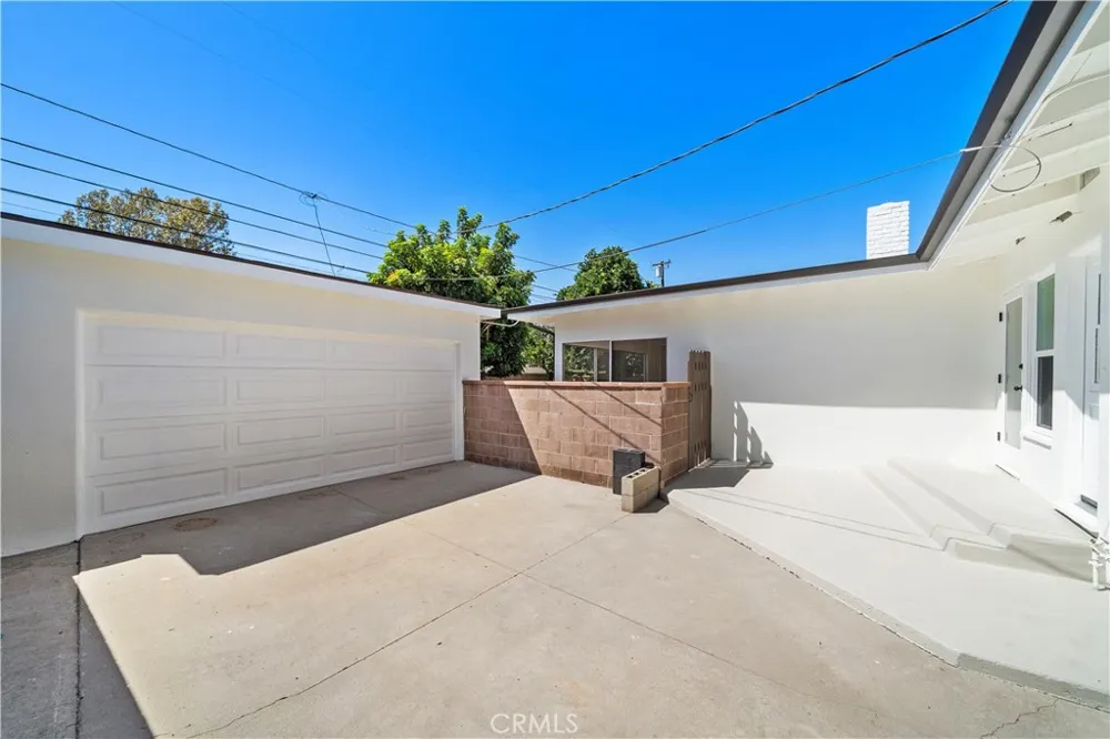 2929 Studebaker Long Beach, CA 90815