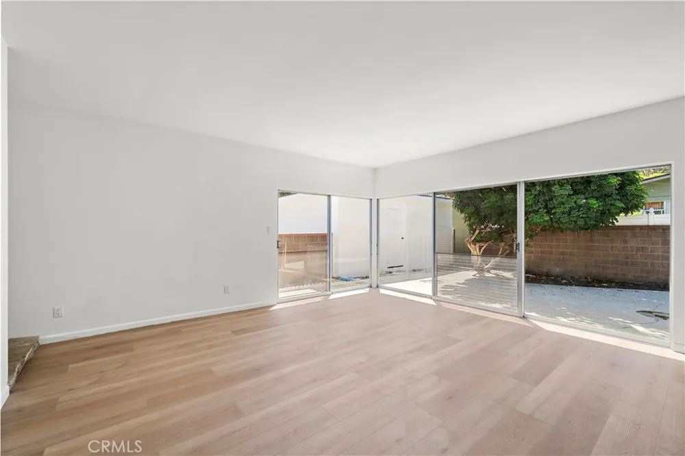 2929 Studebaker Long Beach, CA 90815