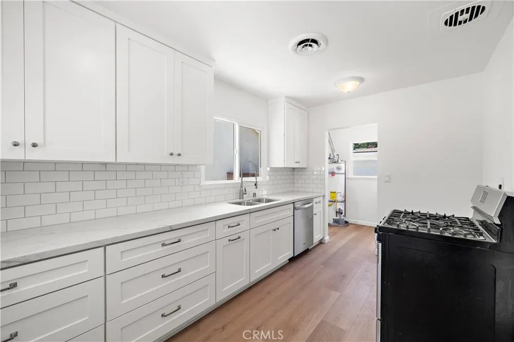 2929 Studebaker Long Beach, CA 90815