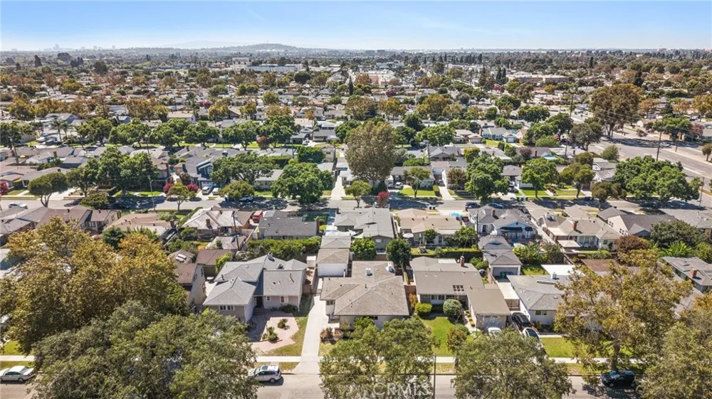 2929 Studebaker Long Beach, CA 90815