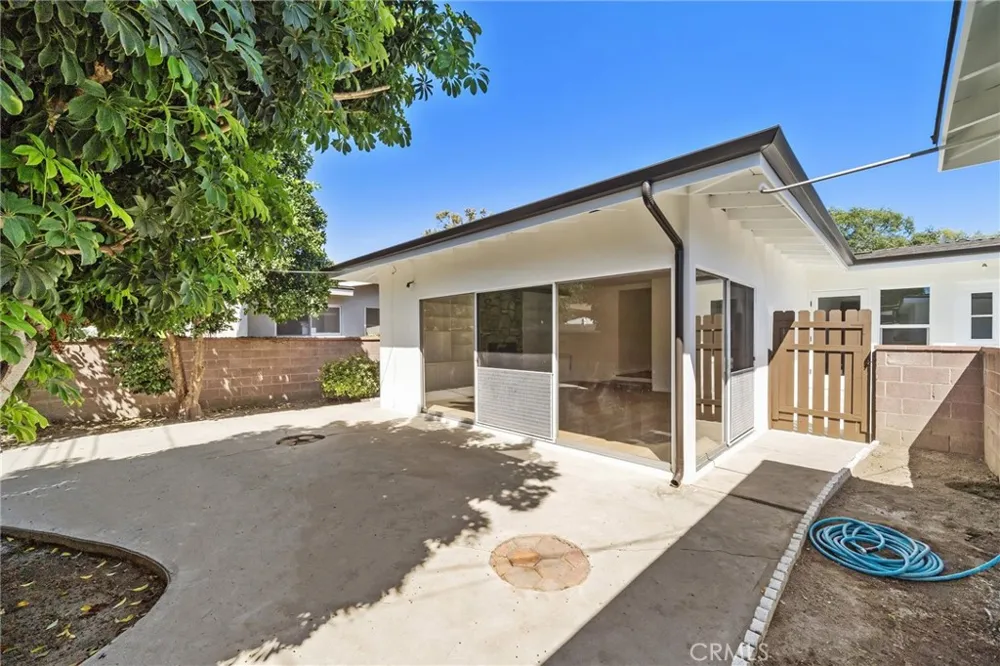 2929 Studebaker Long Beach, CA 90815