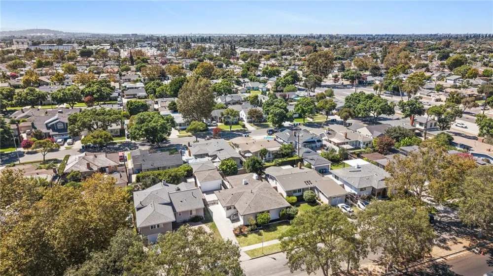 2929 Studebaker Long Beach, CA 90815