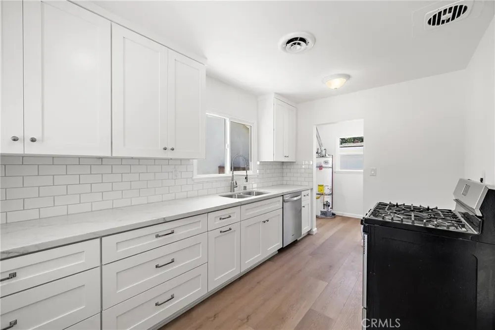 2929 Studebaker Long Beach, CA 90815