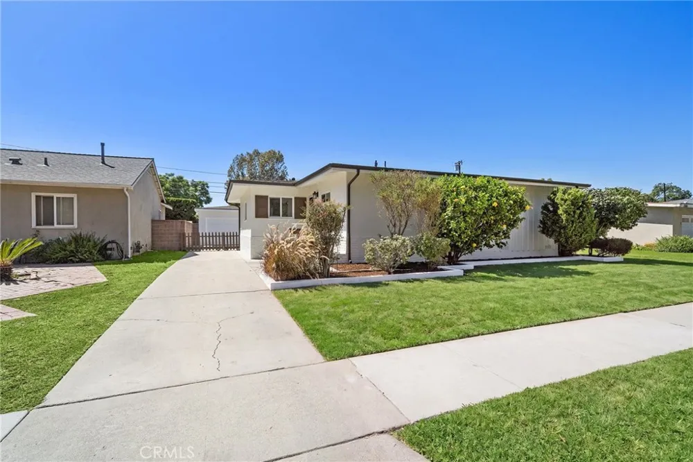 2929 Studebaker Long Beach, CA 90815