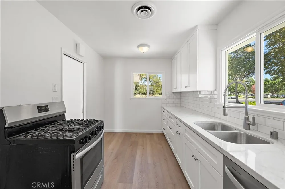2929 Studebaker Long Beach, CA 90815