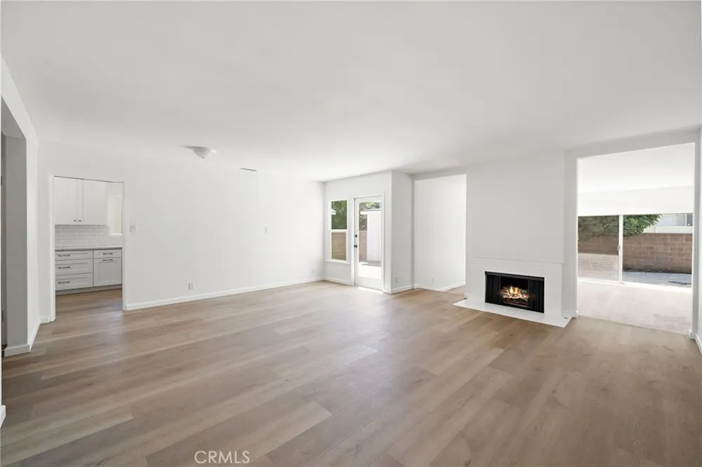2929 Studebaker Long Beach, CA 90815