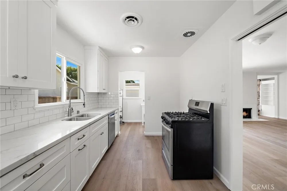 2929 Studebaker Long Beach, CA 90815