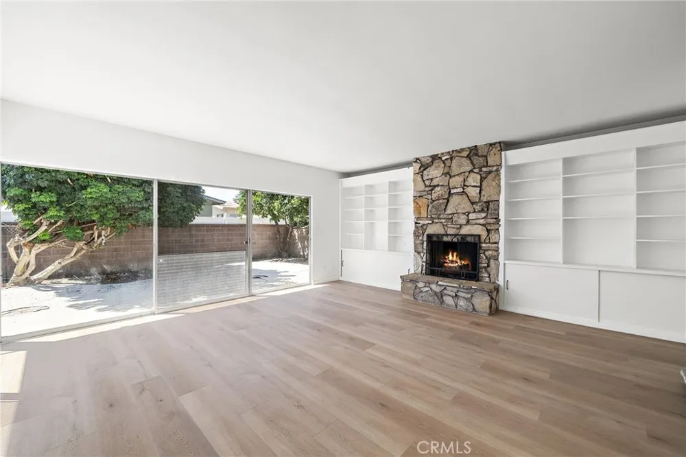 2929 Studebaker Long Beach, CA 90815