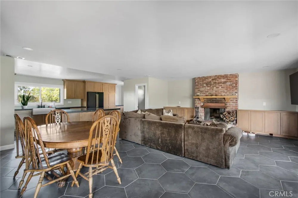 1463 S Citrus Avenue Escondido, CA 92027