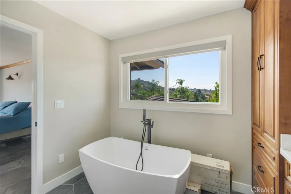 1463 S Citrus Avenue Escondido, CA 92027