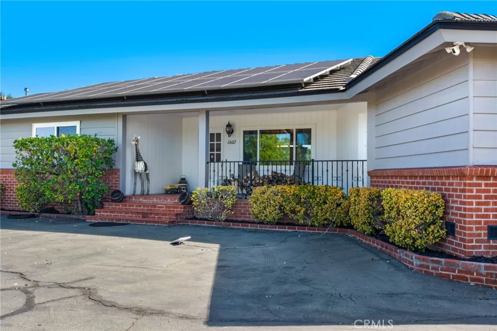 1463 S Citrus Avenue Escondido, CA 92027