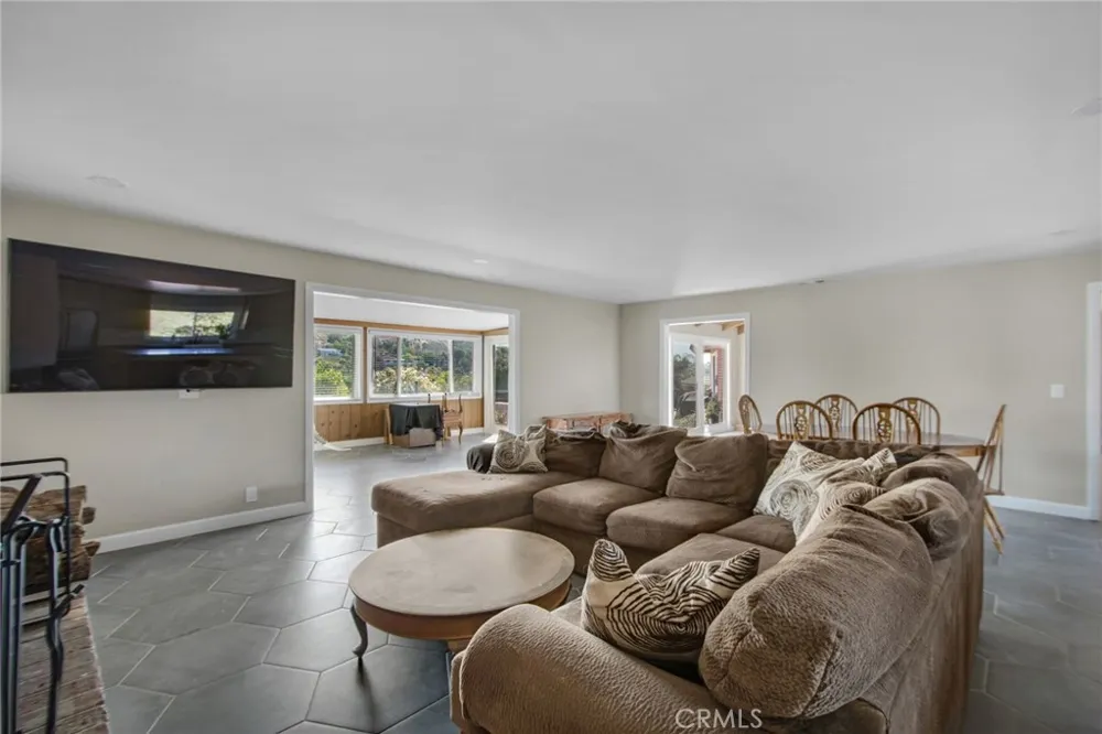 1463 S Citrus Avenue Escondido, CA 92027