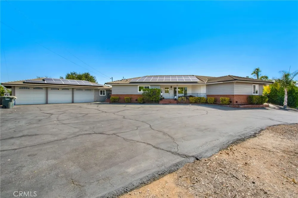 1463 S Citrus Avenue Escondido, CA 92027