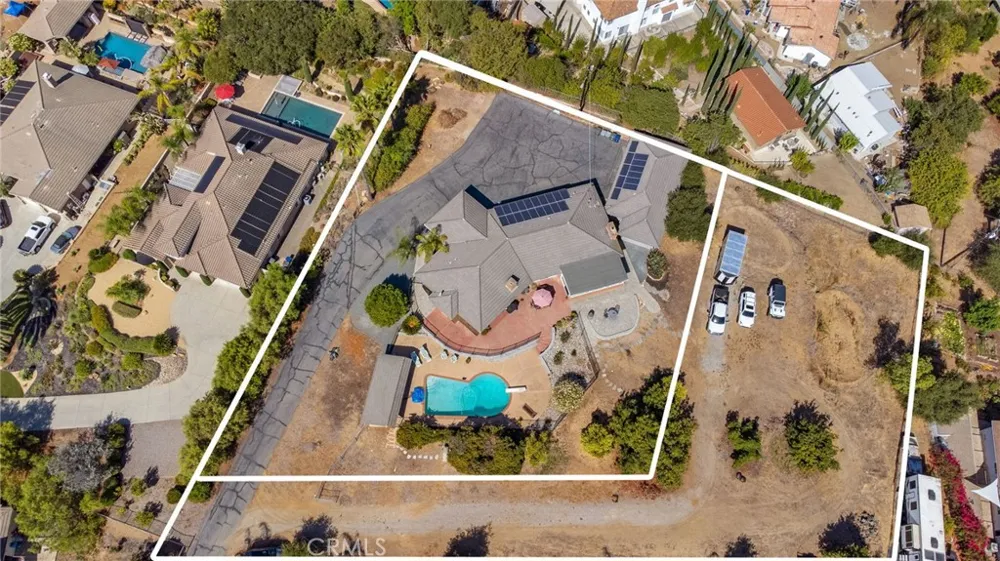 1463 S Citrus Avenue Escondido, CA 92027
