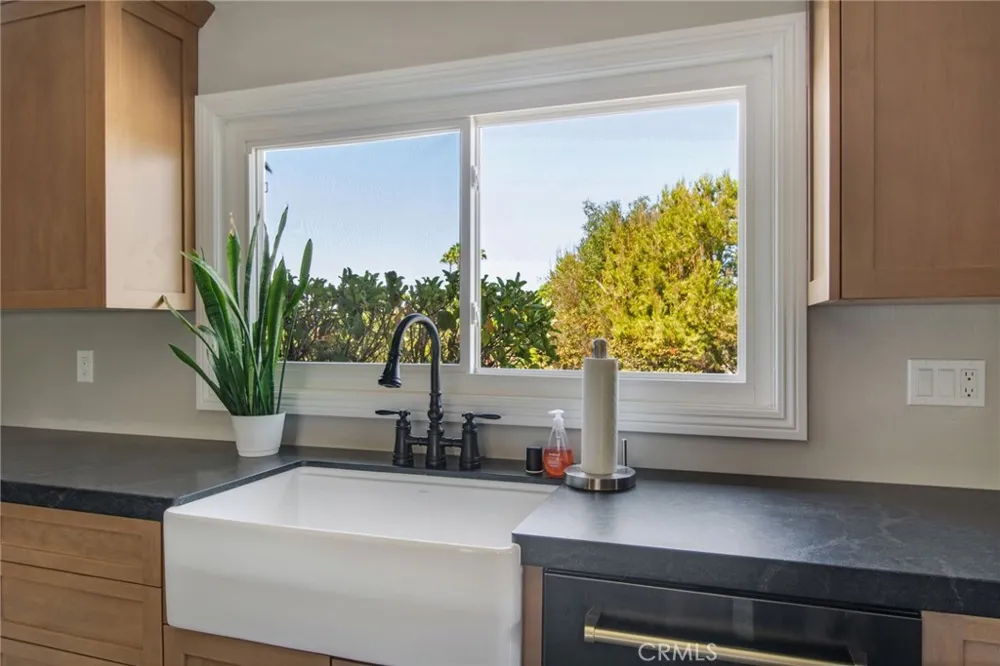 1463 S Citrus Avenue Escondido, CA 92027