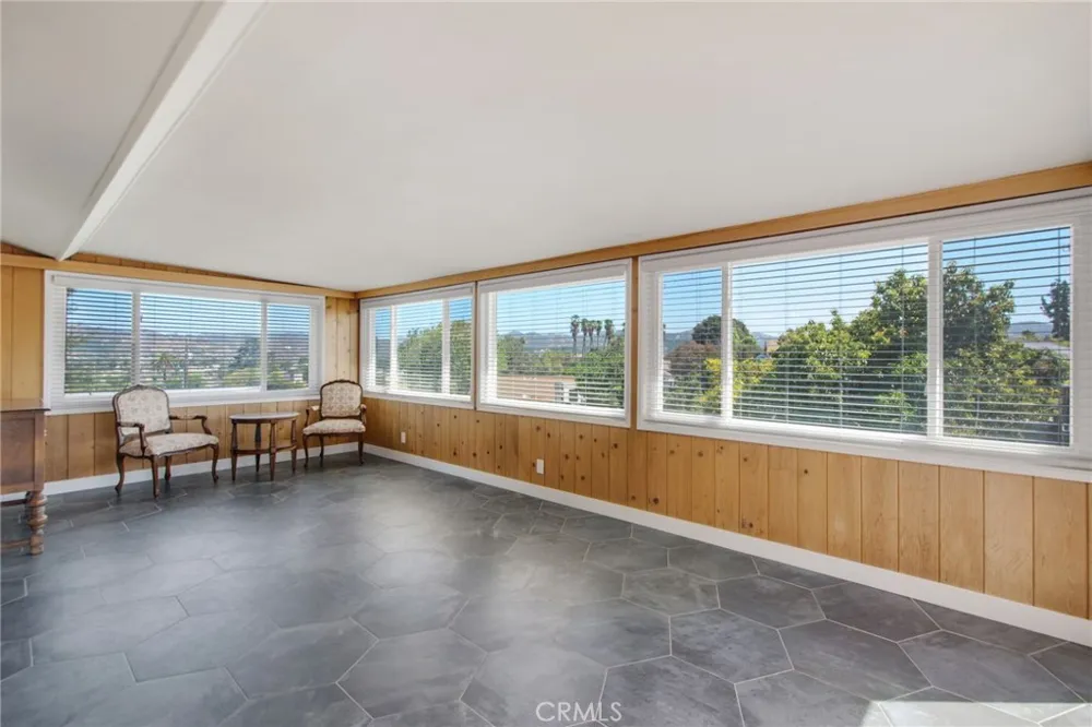 1463 S Citrus Avenue Escondido, CA 92027