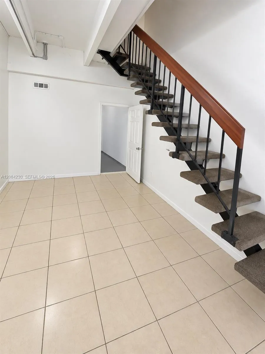 7311 NW 12th St #7 Miami, FL 33126