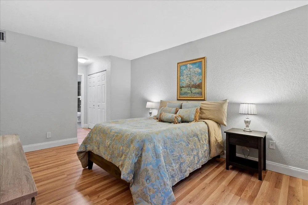 4760 Lucerne Lakes Boulevard W #105 Lake Worth, FL 33467