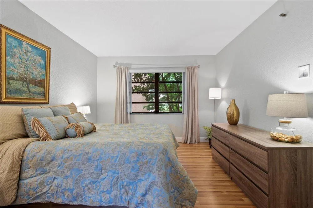 4760 Lucerne Lakes Boulevard W #105 Lake Worth, FL 33467