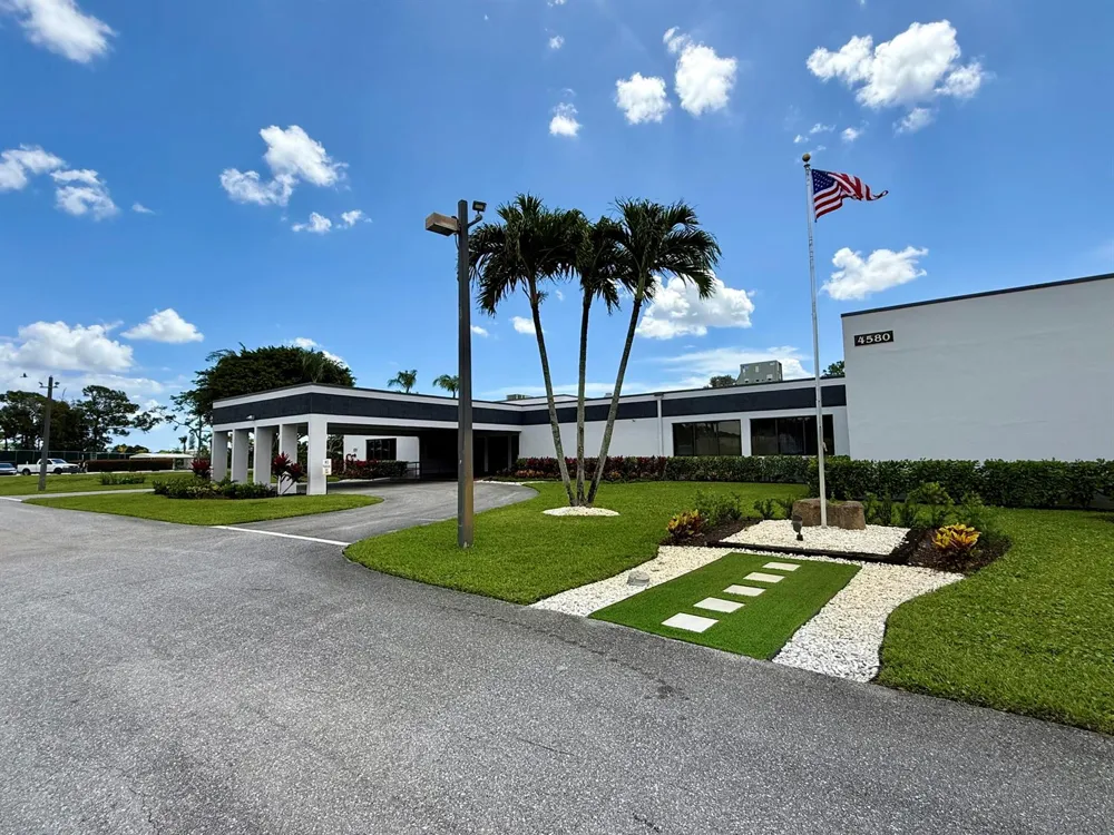 4760 Lucerne Lakes Boulevard W #105 Lake Worth, FL 33467