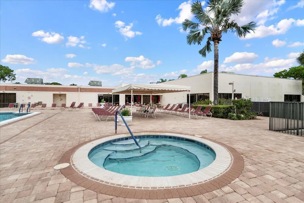 4760 Lucerne Lakes Boulevard W #105 Lake Worth, FL 33467