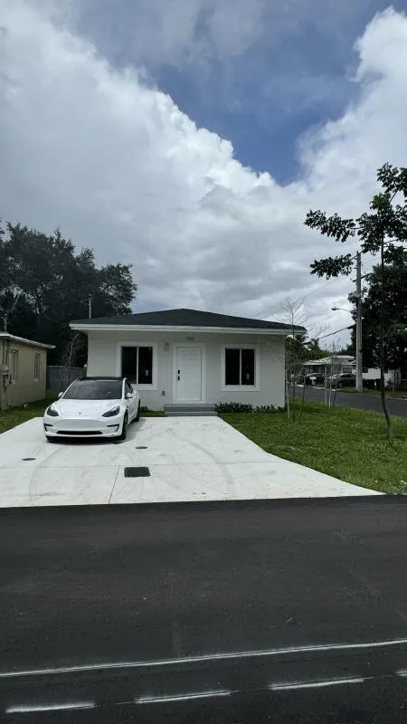 1701 NW 9th Street Fort Lauderdale, FL 33311
