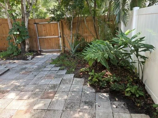 1136 DOVER COURT Safety Harbor, FL 34695