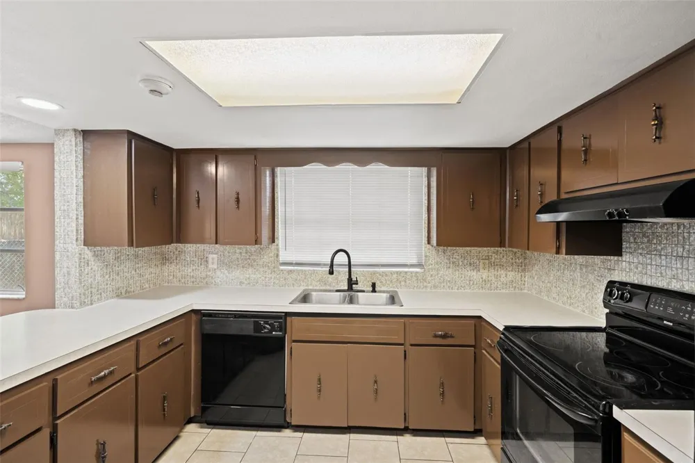 9926 LAKESIDE LANE Port Richey, FL 34668