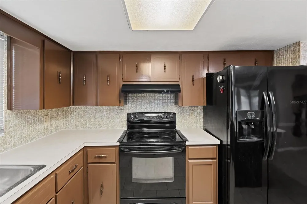 9926 LAKESIDE LANE Port Richey, FL 34668