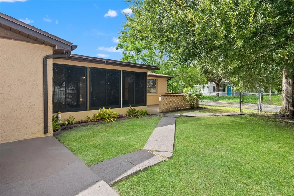 9926 LAKESIDE LANE Port Richey, FL 34668