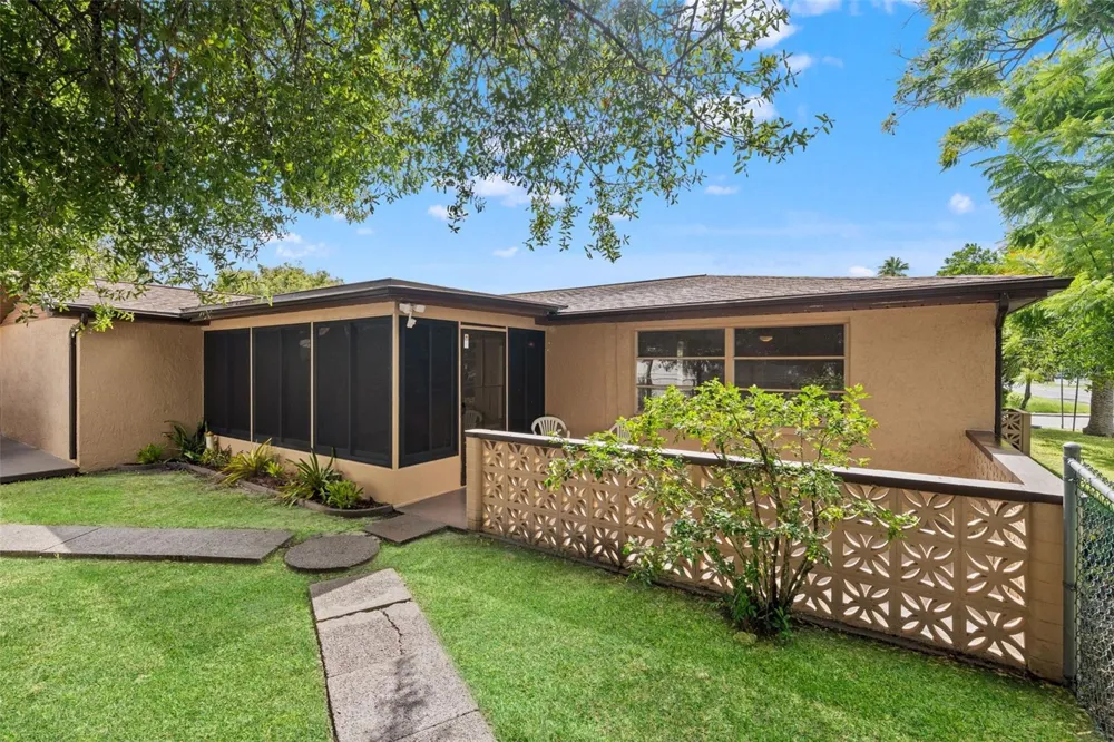 9926 LAKESIDE LANE Port Richey, FL 34668