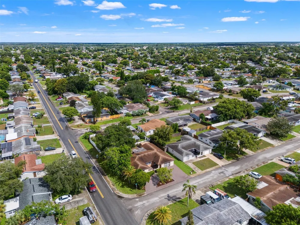 9926 LAKESIDE LANE Port Richey, FL 34668