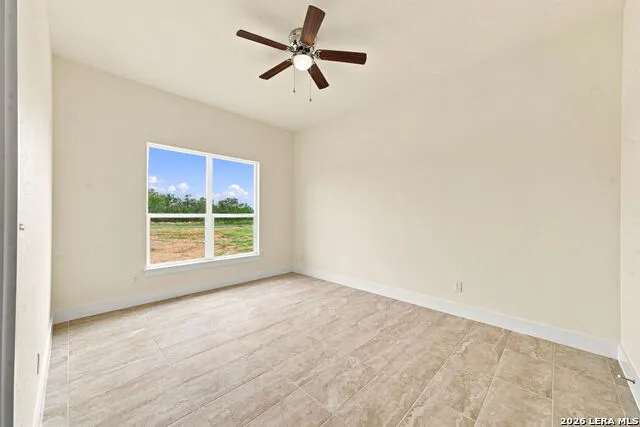 140 SYLASHAYES LOOP Pleasanton, TX 78064