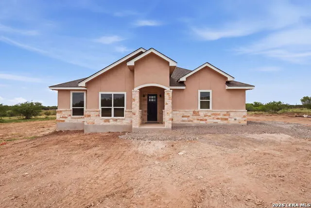 140 SYLASHAYES LOOP Pleasanton, TX 78064