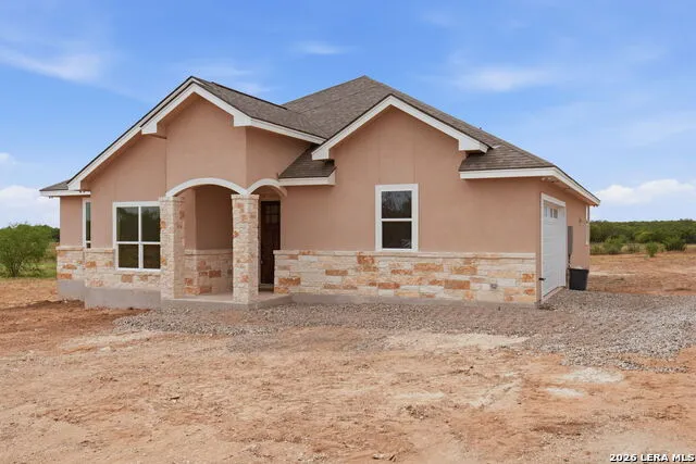 140 SYLASHAYES LOOP Pleasanton, TX 78064