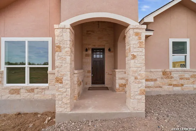 140 SYLASHAYES LOOP Pleasanton, TX 78064
