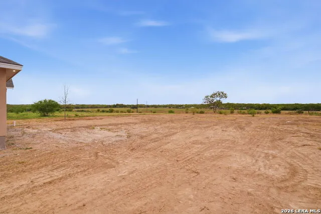 140 SYLASHAYES LOOP Pleasanton, TX 78064