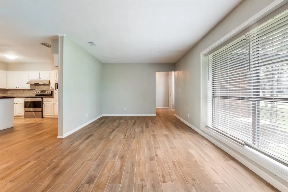 1533 E Springcrest Circle Lancaster, TX 75134