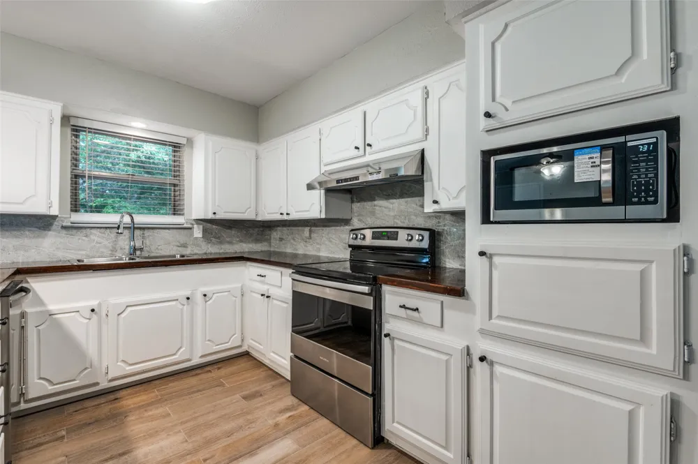 1533 E Springcrest Circle Lancaster, TX 75134
