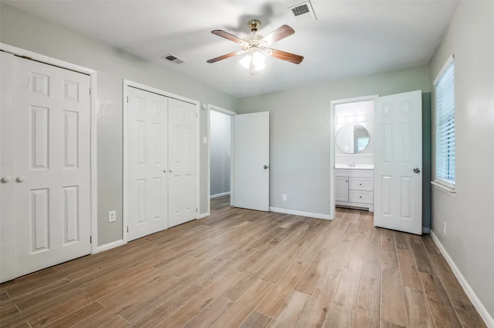 1533 E Springcrest Circle Lancaster, TX 75134
