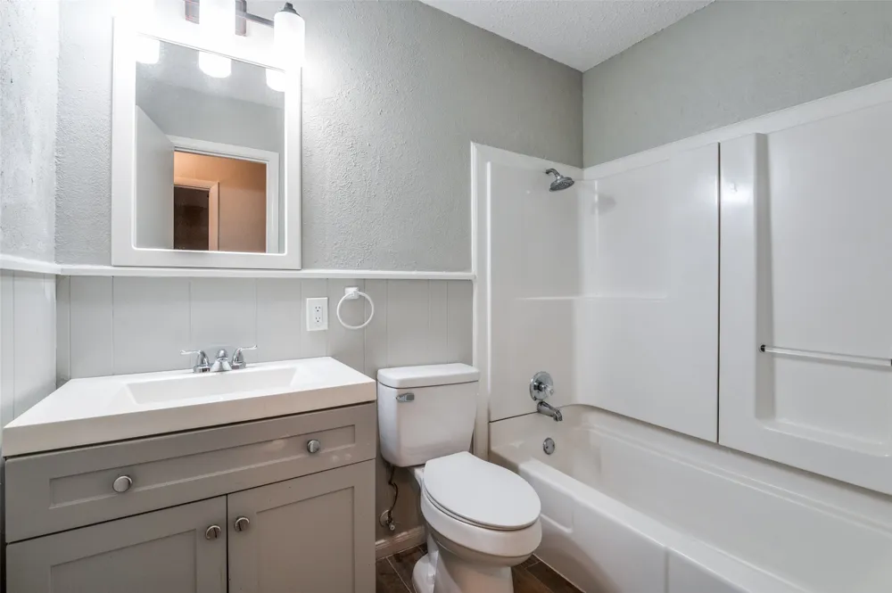 1533 E Springcrest Circle Lancaster, TX 75134