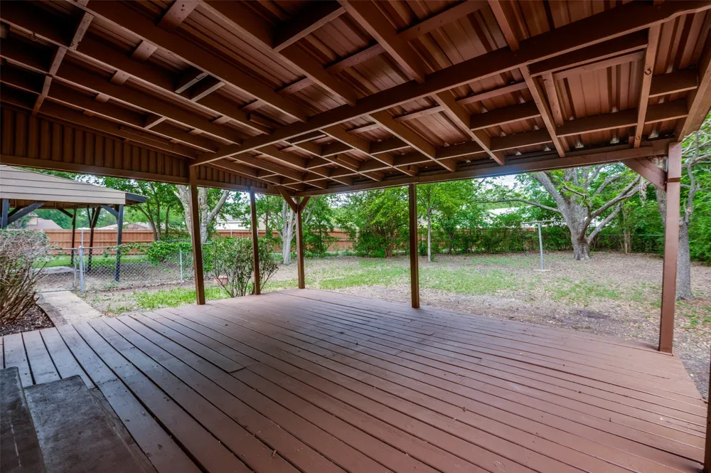 1533 E Springcrest Circle Lancaster, TX 75134