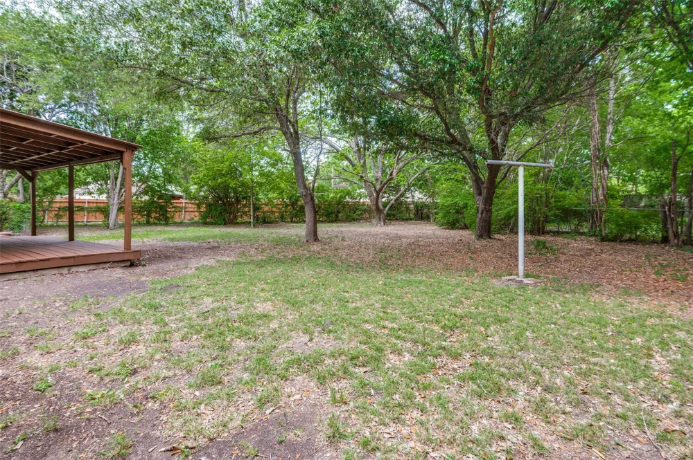 1533 E Springcrest Circle Lancaster, TX 75134