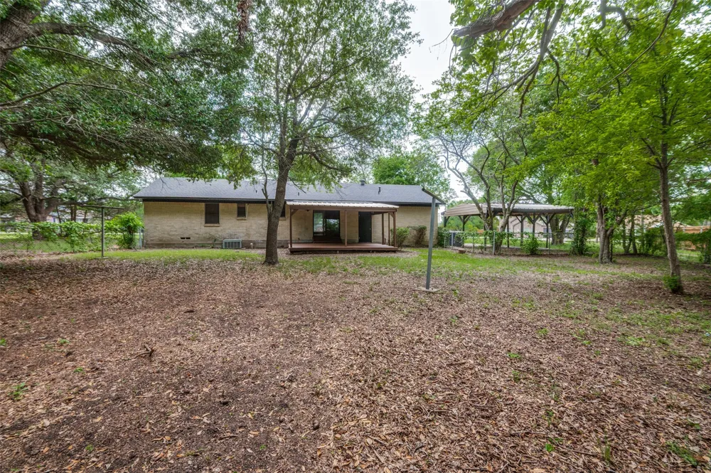 1533 E Springcrest Circle Lancaster, TX 75134