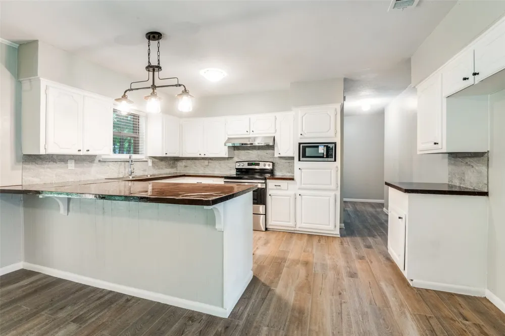 1533 E Springcrest Circle Lancaster, TX 75134
