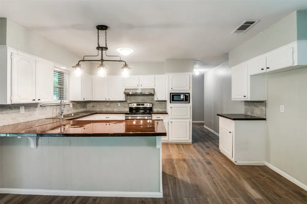 1533 E Springcrest Circle Lancaster, TX 75134