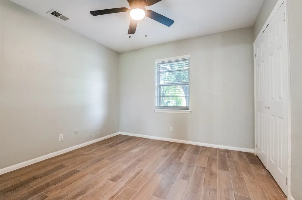 1533 E Springcrest Circle Lancaster, TX 75134